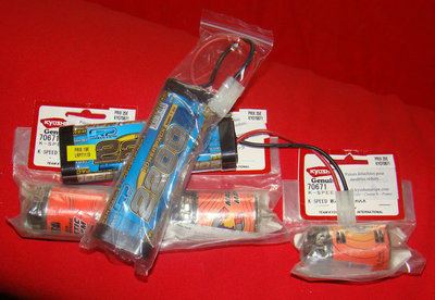 DSC04547.JPG (147.75 Kio) Vu 11207 fois Les 3 "Mayem Manetic 360" et les accus LRP 7,2 V en 2200