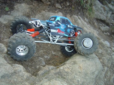 avec les modifs que tout le monde commence a connaitre pour <br />faire d'un wk un &quot;bon crawler&quot; :<br />blocage des diff; remplacement de la couronne et du pignon moteur pour plus de couple;<br />rotation du chassi pour avoir la batterie a l' avant;fabrication de liens bas plus long;etc...